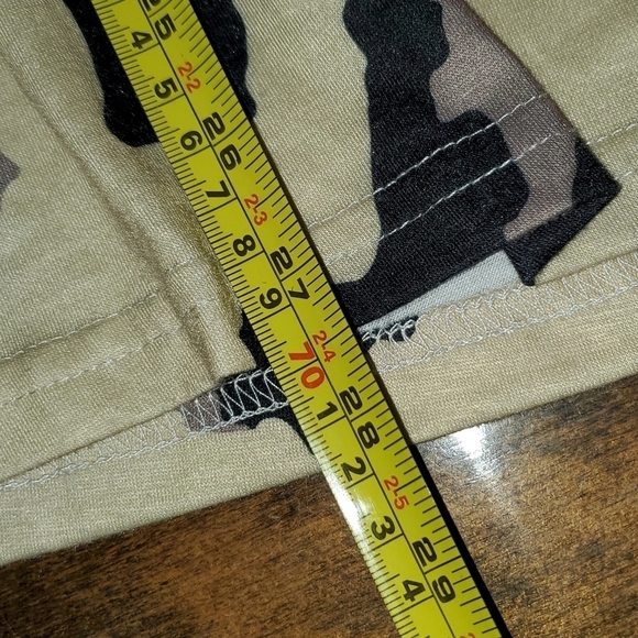 ANIMAL print long sleeve boutique top Large - Picture 5 of 8